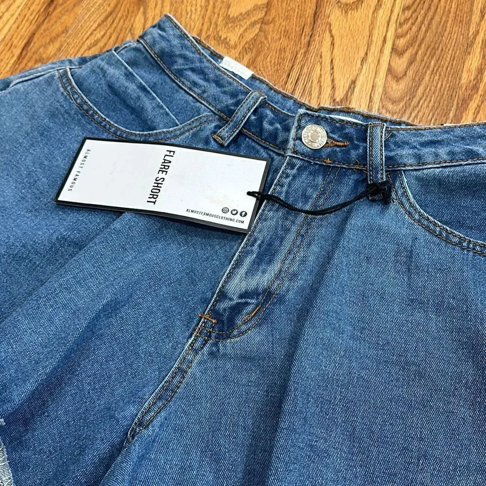 Almost Famous Flare Short Shorts Raw Hem high waist size 5 NWT new with tags